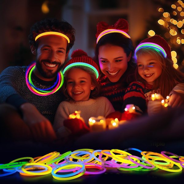 Prtoworior 100 Bracelet Fluorescent Lumineux - 7 Mix Couleurs Bâtons Lumineux&100 Connecteurs Bracelets Fluo Lumineux pour Enfants Adultes Decoration Nouvel an Noël Accessoire