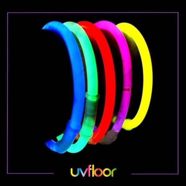 UV FLOOR - Lot De 100 Bracelets Fluorescent Lumineux + 100 Connecteurs - Qualité Premium - Accessoire Lumineux - Fluorescent - Fête - Déguisement - Mix De Couleurs Assorties